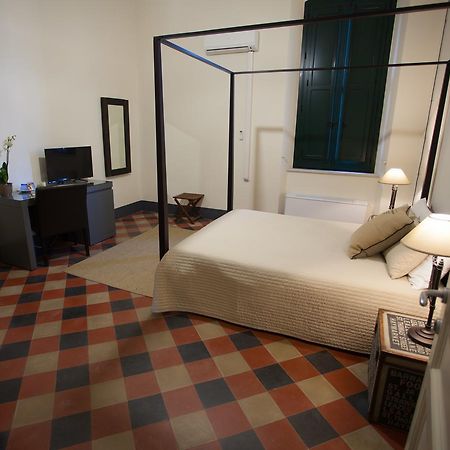 Le Stanze Del Capotreno Bed & Breakfast บาเกเรีย ภายนอก รูปภาพ