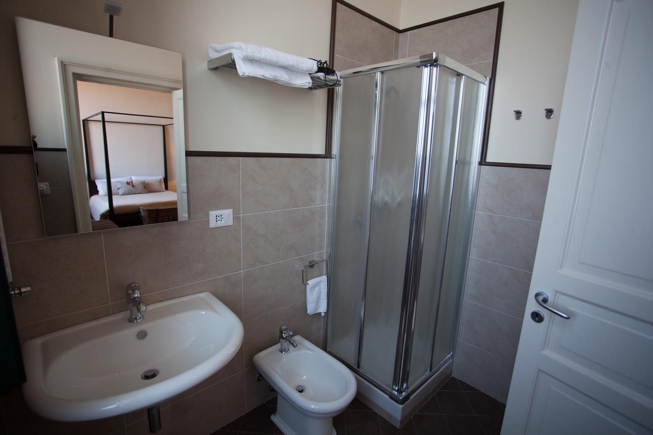 Le Stanze Del Capotreno Bed & Breakfast บาเกเรีย ภายนอก รูปภาพ