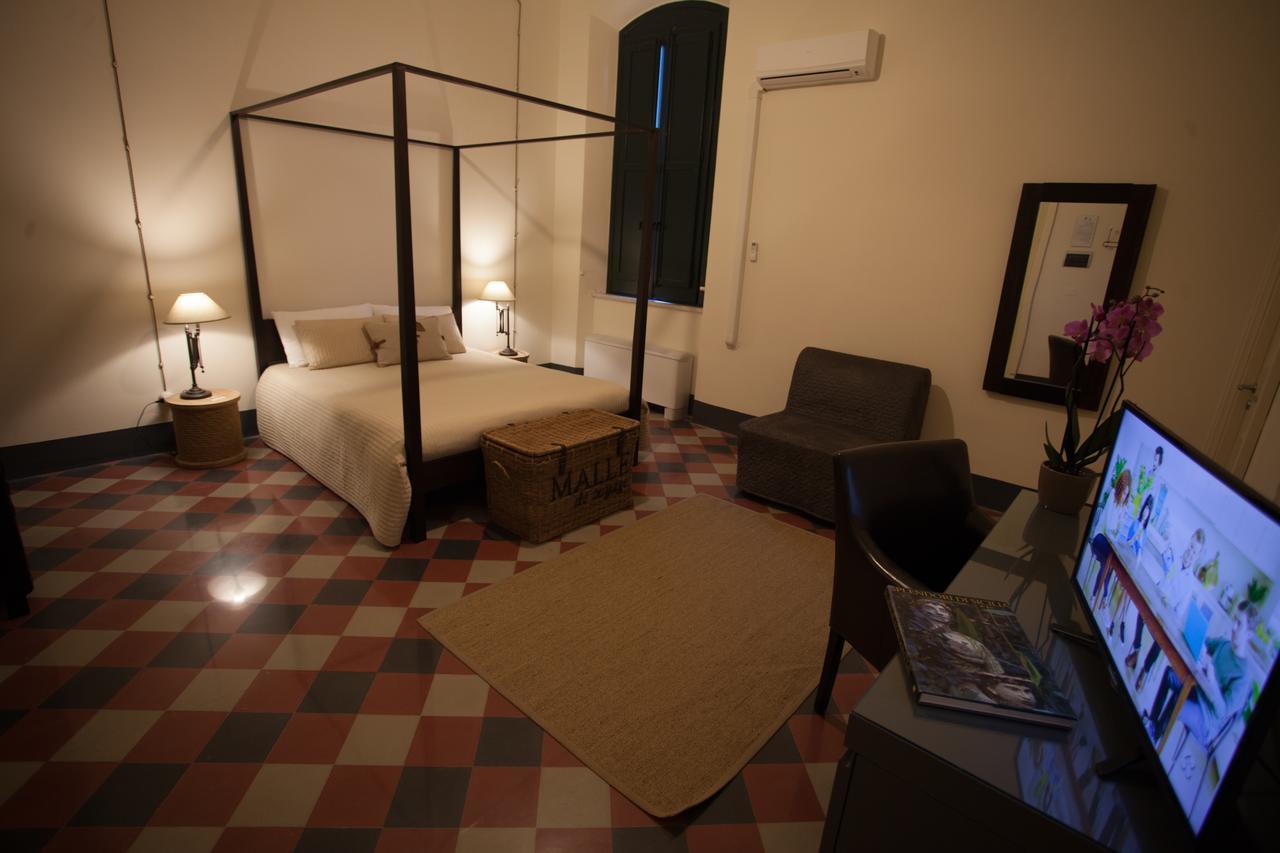 Le Stanze Del Capotreno Bed & Breakfast บาเกเรีย ภายนอก รูปภาพ