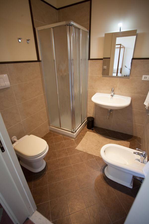 Le Stanze Del Capotreno Bed & Breakfast บาเกเรีย ภายนอก รูปภาพ