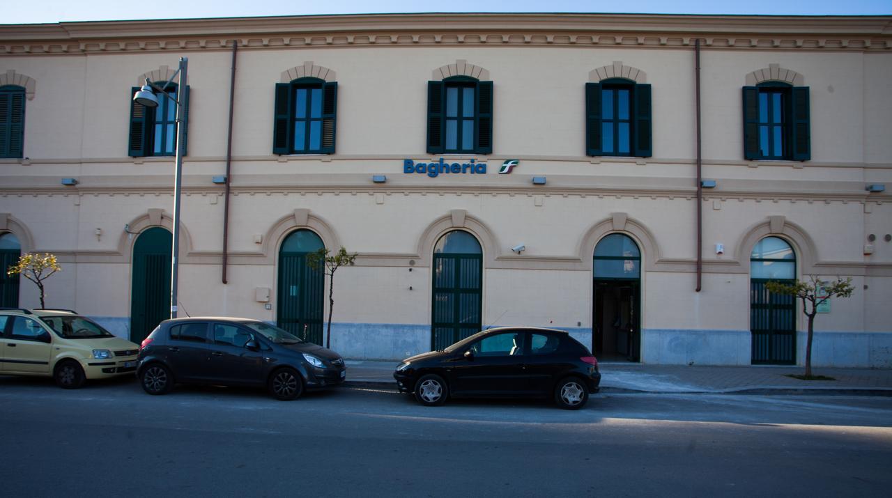 Le Stanze Del Capotreno Bed & Breakfast บาเกเรีย ภายนอก รูปภาพ