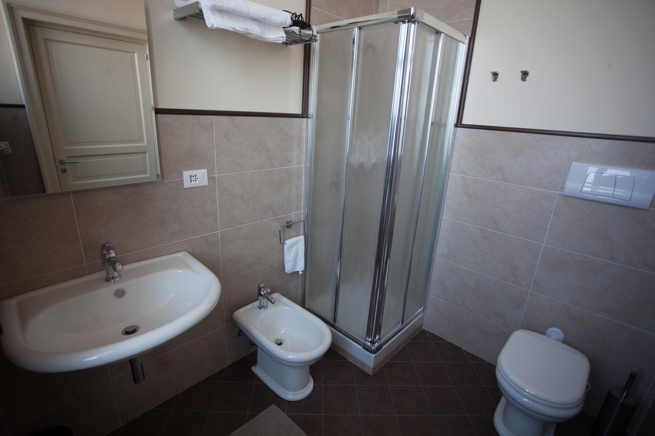 Le Stanze Del Capotreno Bed & Breakfast บาเกเรีย ภายนอก รูปภาพ